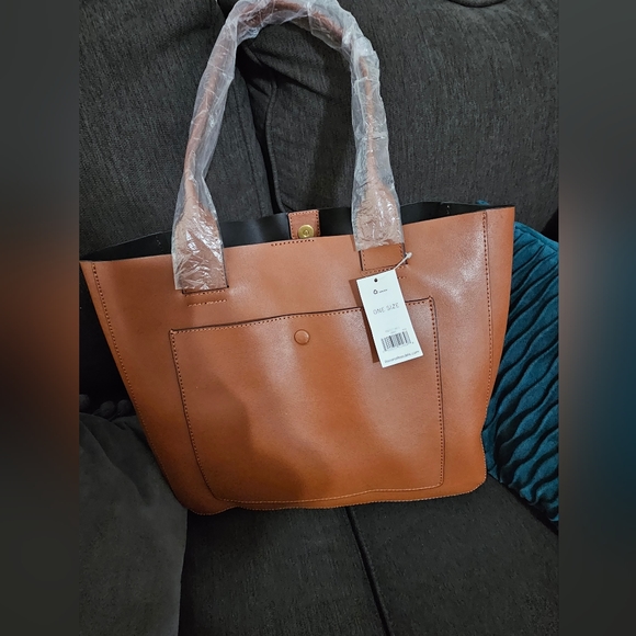 Banana Republic Handbags - Banana Republic Leather Cognac Tote NWT